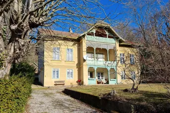 Ob alte Villa-neuer Bau, auf Riesengrund nach Süden schau!