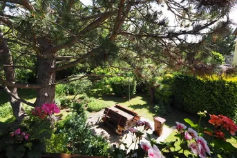 Ihr Sommerrefugium nahe Wien mit 1.300 m² Garten – Pool, Obstgarten und Natur genießen