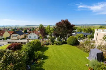 Ein Haus, zwei Möglichkeiten: Großzügiges Wohnen mit 809 m² Grundstück in Bad Vöslau!