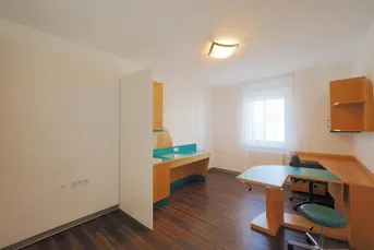 Moderne Ordinations- oder Bürofläche!Herzen von Brunn am Gebirge - 2 Tiefgaragenplätze inklusive!