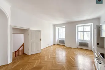 BÜRO in historischem Denkmal-Haus in Toplage der Innenstadt!
