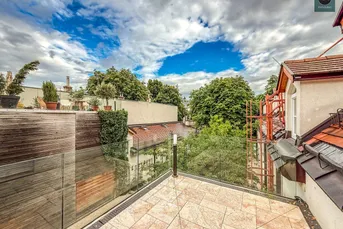 Provisionsfrei: Exklusives Maisonette - Apartment mit Loggia und Terrasse beim Beethoven Museum und Pfarrplatz! Garagen verfügbar!