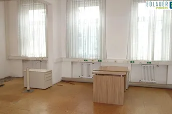 Preiswertes Altbaubüro in der Innenstadt!
