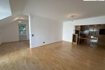 Großartige Dachgeschoßwohnung im Stadtzentrum mit Terrasse!