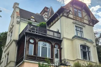 ERDGESCHOSSWOHNUNG IN SCHÖNER STILVILLA - IN DER HINTERBRÜHL