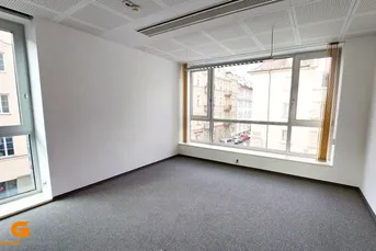 Erstbezug nach Renovierung: Top ausgestattetes Büro in Zentrallage mieten