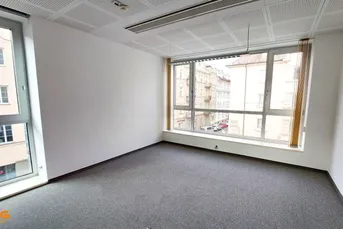 Erstbezug nach Renovierung: Top ausgestattetes Büro in Zentrallage mieten