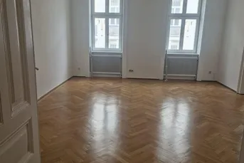 Altbauwohnung mit Innenhof-Balkon - U3 Nähe