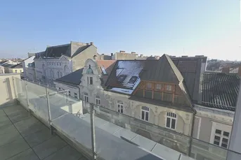 Helle Dachgeschosswohnung inSt. Pöltner Innenstadt
