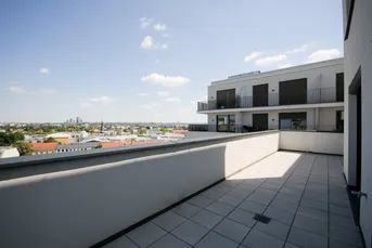 BEZAUBERNDE DG-MAISONETTE IM ERSTBEZUG: 2 ZIMMER, TERRASSE, TRAUMAUSSICHT - PROVISIONSFREI!