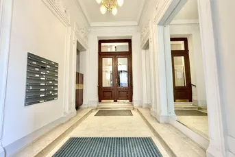 STADTWOHNUNG - Erstbezug - ca. 54m² NFL - 2 Zimmer - komplett Sanierung - hochwertige Ausstattung - Stilaltbau