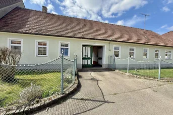 GEMÜTLICHES Haus sucht Naturliebhaber - ca. 1.388 m² Grund - 5-6 Zimmer - Terrasse - Einbauküche
