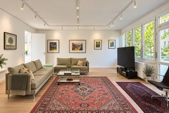 FAMILIENHIT | Erstbezug nach Sanierung | 5 Zimmer | ca. 189 m² gew. NFL | 3 Balkone | Stellplatz