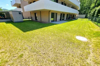 Ein Stück Natur – ganz für sich allein! Das perfekte Familienparadies! Geniale Neubauwohnung mit WOW-Effekt! Riesiger Eigengarten und Terrasse + 4 Zimmer + Grün wohin das Auge reicht + Luftwärmepumpe!