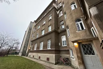 FÜR SCHLAUE INVESTOREN! KEINE INVESTITIONEN NOTWENDIG! Sicheres Einkommen und historisches Flair: Bereits vermietet! Altbauflair