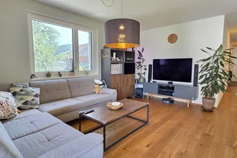 NEUWERTIG: Moderne 3-Zimmer-Wohnung mit großzügigem Balkon und hochwertiger Ausstattung in Röthis mit TG-Platz!