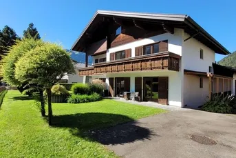 Ferienpension mit mehreren Wohnungen und zusätzlichem Baugrund, ges. 1355m² Grundfläche in Schruns!