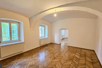 Stilwohnung in historischem Altbau!
