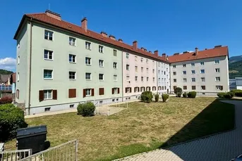 Helle 2-Zimmer-Wohnung in Bruck zu vermieten - geförderte Miete - 2 Zimmer 