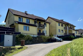 Lichtdurchflutete 3-Zimmer-Wohnung mit Balkon in ruhiger Lage - geförderte Miete - 3 Zimmer 