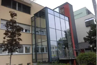 Büro in modernem Bürohaus, nahe U1
