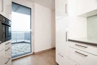 Traumhafte 4-Zimmer Dachgeschosswohnung mit Terrasse und Klimaanlage