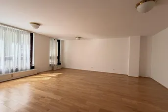 Großzügige, helle 3-Zimmerwohnung in Top-Lage