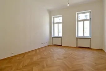 Perfekter Altbau für Singles &amp; Paare - Top sanierter Erstbezug