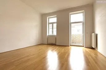 Top-sanierte, ruhige Altbauwohnung mit 4,5m² Balkon