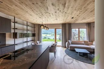 Exklusive 4-Zimmerwohnung mit Terrasse, Seeblick und alpinem Charme - Weisse Wand
