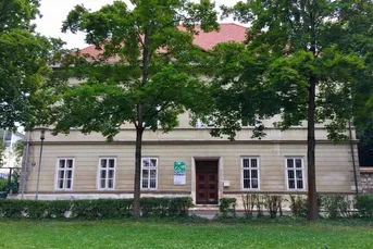 Villa For Forest – Historische Stadtvilla am Ring mit Entwicklungspotenzial