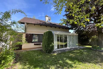 massives Ferienhaus mit Wintergarten und Carport auf Pachtgrund zu verkaufen