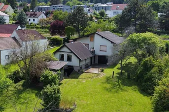 Wohnhaus mit ca. 3.000 m² großem Grundstück und Obstgarten zu verkaufen