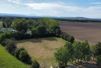 Einmalige Gelegenheit: Großzügiges Baulandgrundstück umgeben von Äckern mit Weitblick. Ideal für den Bau eines Traumhauses in ruhiger, naturnaher Lage
