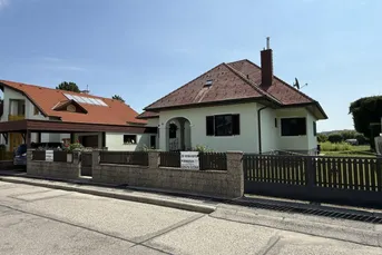 Großzügiges Wohnhaus im begehrten Ungarviertel mit Vollkeller, Garage &amp; Carport zu verkaufen