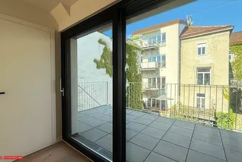 GRENZE 4. BEZIRK - TERRASSENERSTBEZUG - 1.DG - GRÜNBLICK - RESTAURIERTES BIEDERMAIERJUWEL