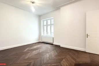 SERVITENVIERTEL - ERSTBEZUG - HIGH END ALTBAUWOHNUNG - STILJUWEL - 2 ZIMMER + NR - RUHELAGE