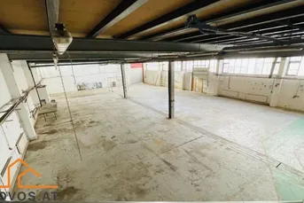 ***Grosszuegig dimensionierte Lagerhalle***