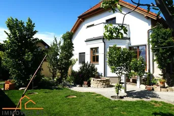 **NEU**FRÜHLING IM EIGENEN GARTEN- WOHLFÜHLOASE MIT POOL, SAUNA UND GARAGE IN FRAUENKIRCHEN!