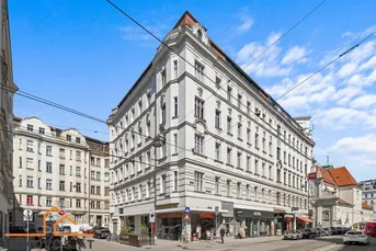 MODERNISIERTE GROSSBÜRGERLICHE ALTBAUWOHNUNG IN STÄDTISCHER BESTLAGE