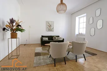 Gelegenheit: 4-Zimmer-Altbau MIT Balkon an der Grenze 7./8 im 2. Lift-Stock 