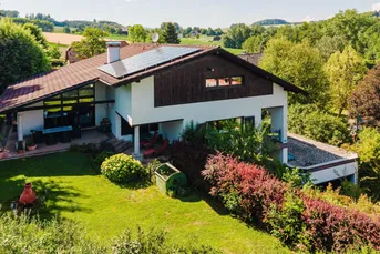 Einfamilienhaus mit Traumgarten, Pool &amp; Sauna