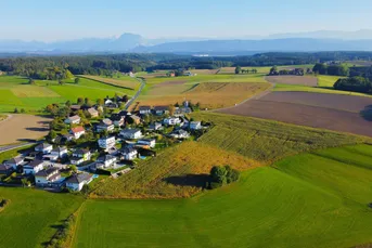 Sonniges Baugrundstück für Ihr Traumhaus im Grünen