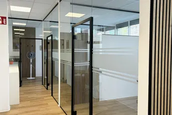 Helles Büro in Top-Lage mit ausgezeichneter Sichtbarkeit