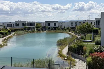 Wohnen am Wasser - Großzügige Doppelhaushälfte