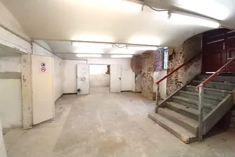 Atelier/Lager in direkter Nähe zur U3 Kardinal-Nagl-Platz!