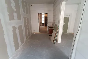 Smartes Layout &amp; ideale Verkehrsanbindung &amp; Platz für Ihre Wünsche! 2-Zimmer Wohnung im Altbau mit Lift - Nähe U4 Friedensbrücke!
