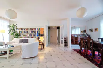 LINDENGASSE - Weitläufiger Wohnraum mit Balkon
