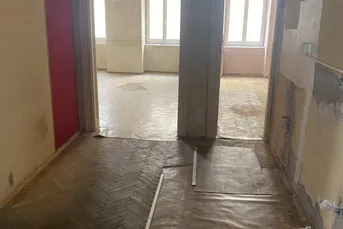 Renovierungsbedürftiges 2 Zimmer Altbauarpartment in Toplage 1090 Wien !