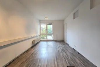 Mehrere freie Flächen in Bürogebäude nächst Triester Straße!